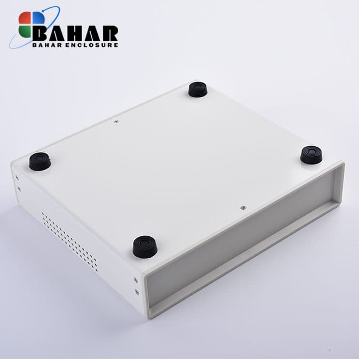 BDA 40012-A1 W170 جعبه فلزی با پانل پلاستیکی — تصویر ۳