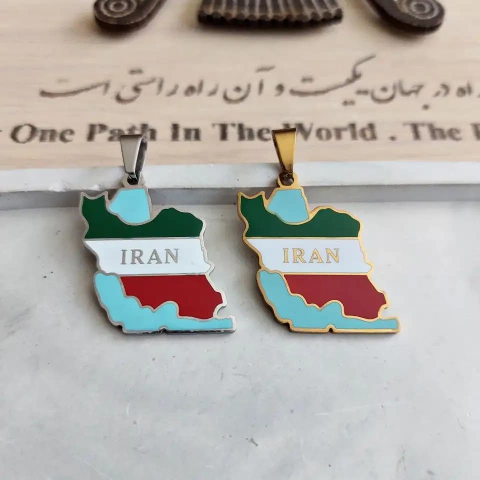 پلاک و آویز گردنبند استیل نقشه و پرچم سه رنگ ایران رنگ ثابت کد amp — تصویر ۲
