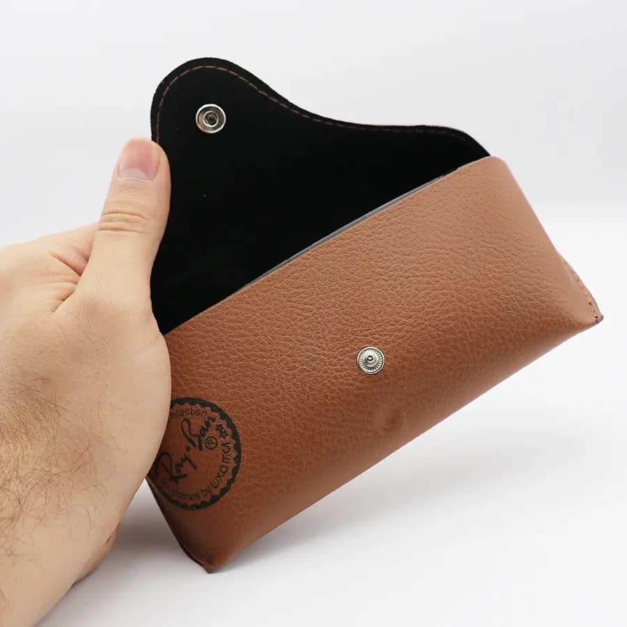 پک اورجینال عینک برند ریبن (Ray-Ban) با تمام تجهیزات و لوازم مدل 993096 — تصویر ۴