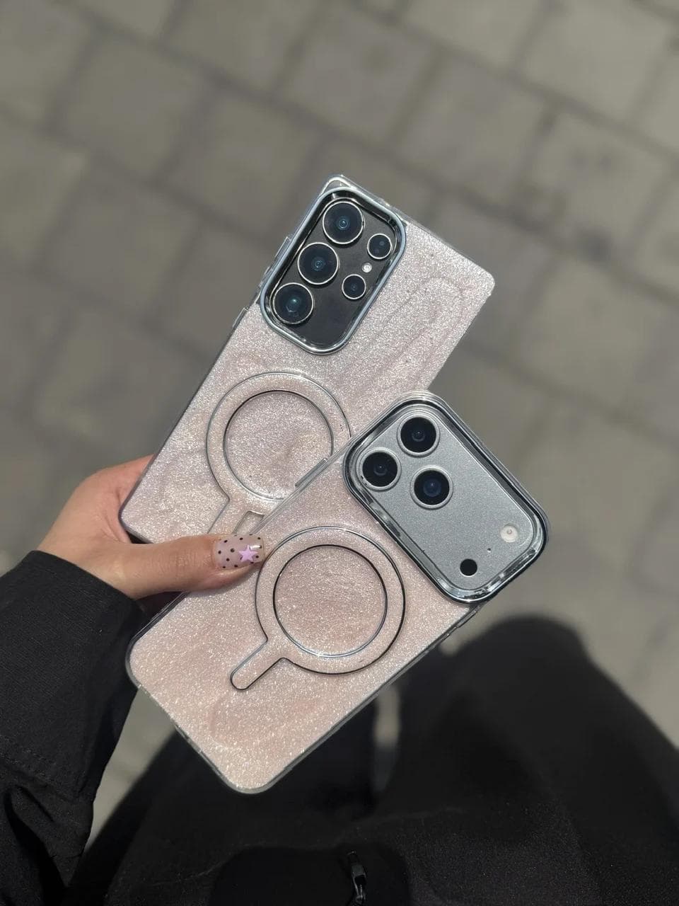 قاب صورتی شاینی با Mag Safe (کدC2288) مناسب برای iPhone 16 — تصویر ۷