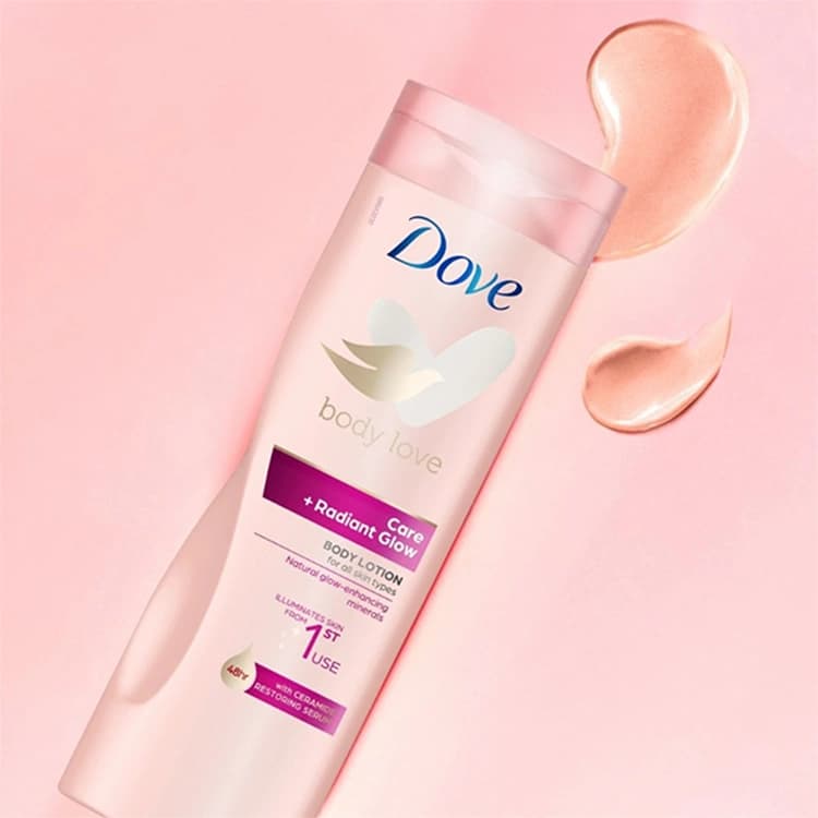 لوسیون بدن Dove مدل Care plus Radiant Glow حجم 400 میلی لیتر — تصویر ۳