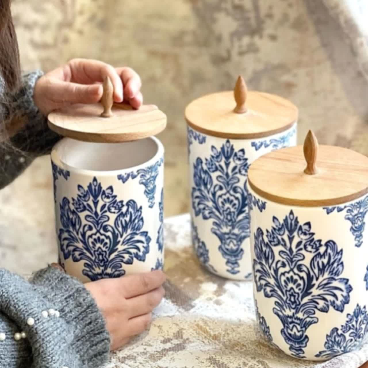 ست بانکه سرامیکی شاه صنم (گل آبی) 3 تایی درب چوبی