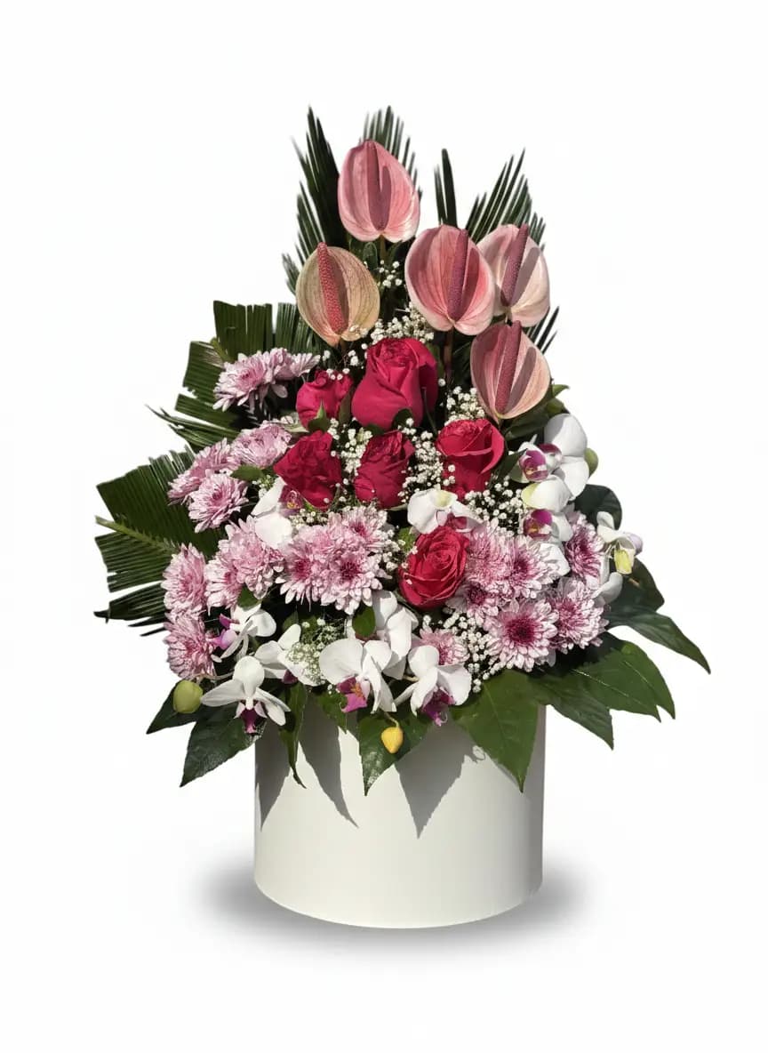 باکس گل لاکچری آنتوریوم و رز قرمز | Green round Flower box No.1 | پلتفرم سبز | هایپرمارکت گل و گیاه