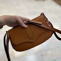 کیف دوشی زنانه چرم طبیعی ماه چرم — تصویر ۲