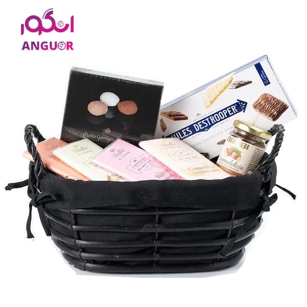 سبد شکلات(ارسال کیک و شیرینی به اسپانیا)