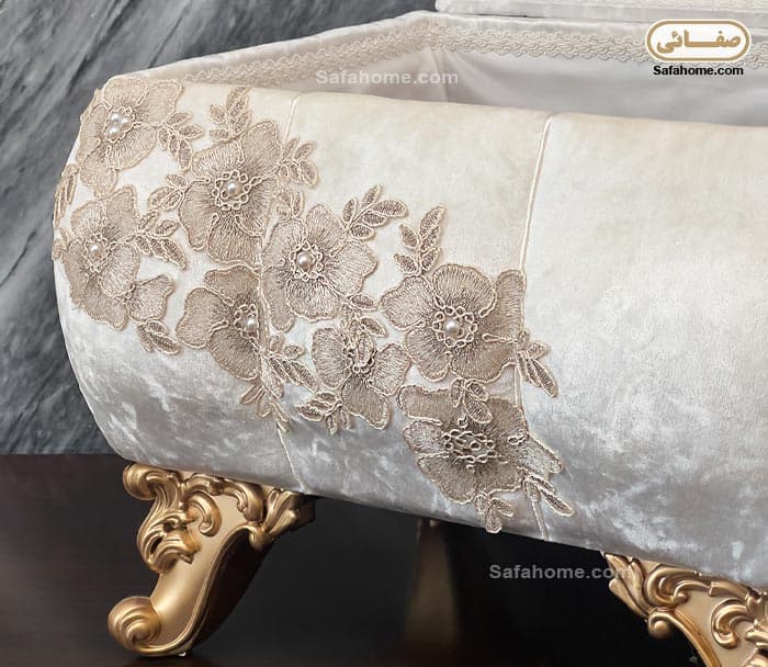 صندوقچه مخمل گل برجسته دایان طرح آدونیس شیری — تصویر ۳