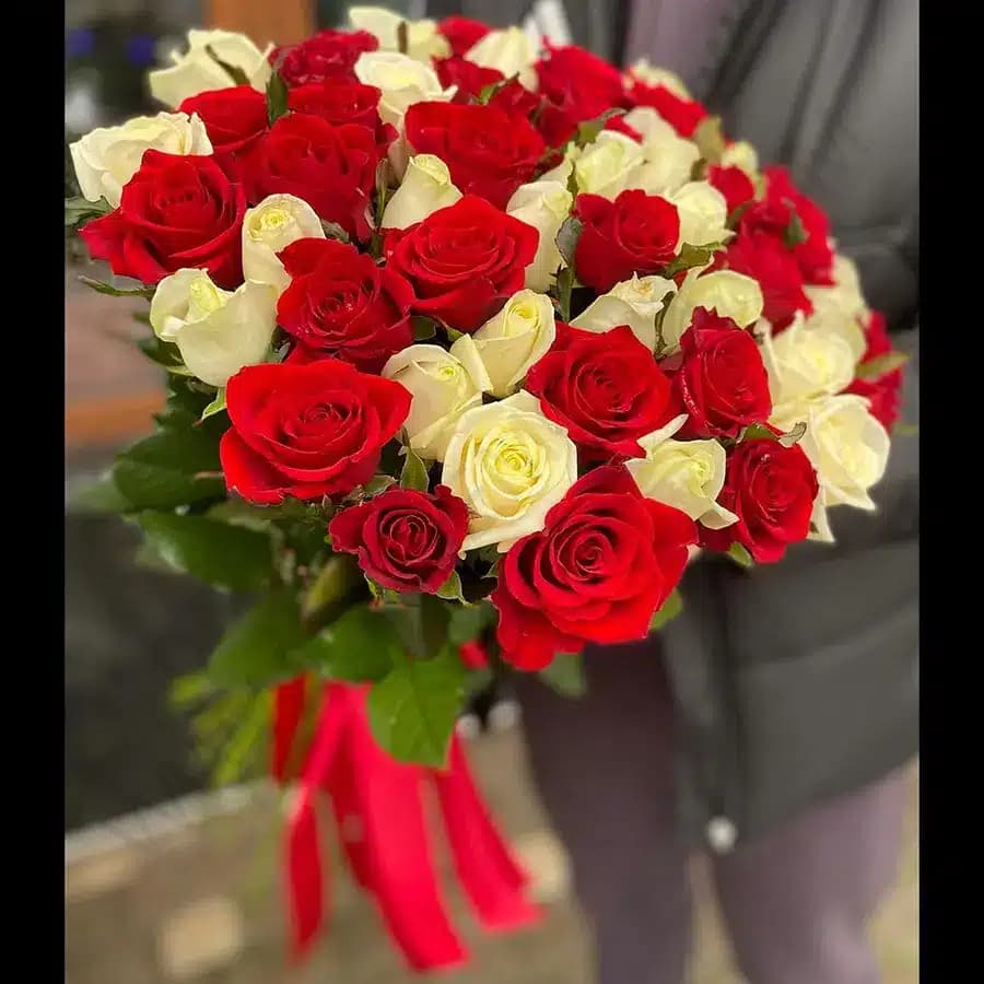 دسته گل کارلوتا — تصویر ۲