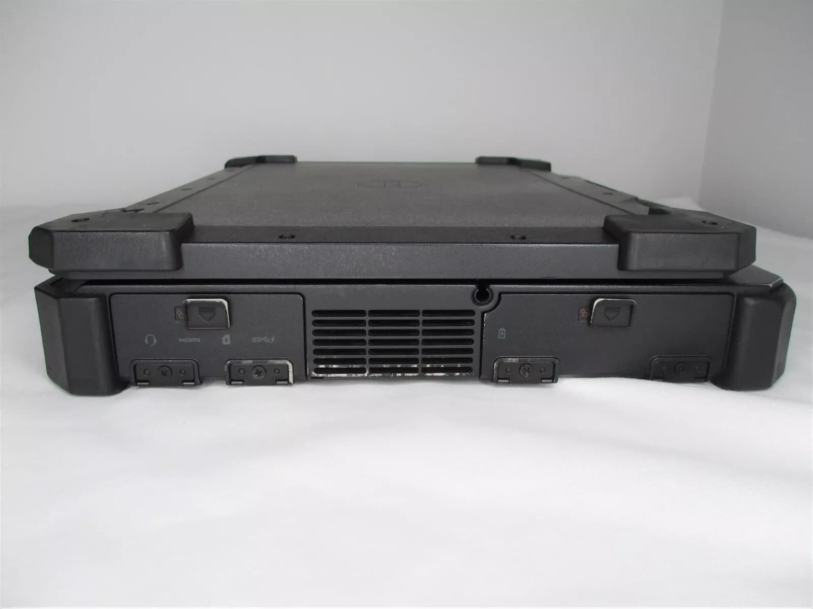 لپ تاپ استوک نظامی صنعتی Dell 7414 Rugged Extreme (لمسی) — تصویر ۳