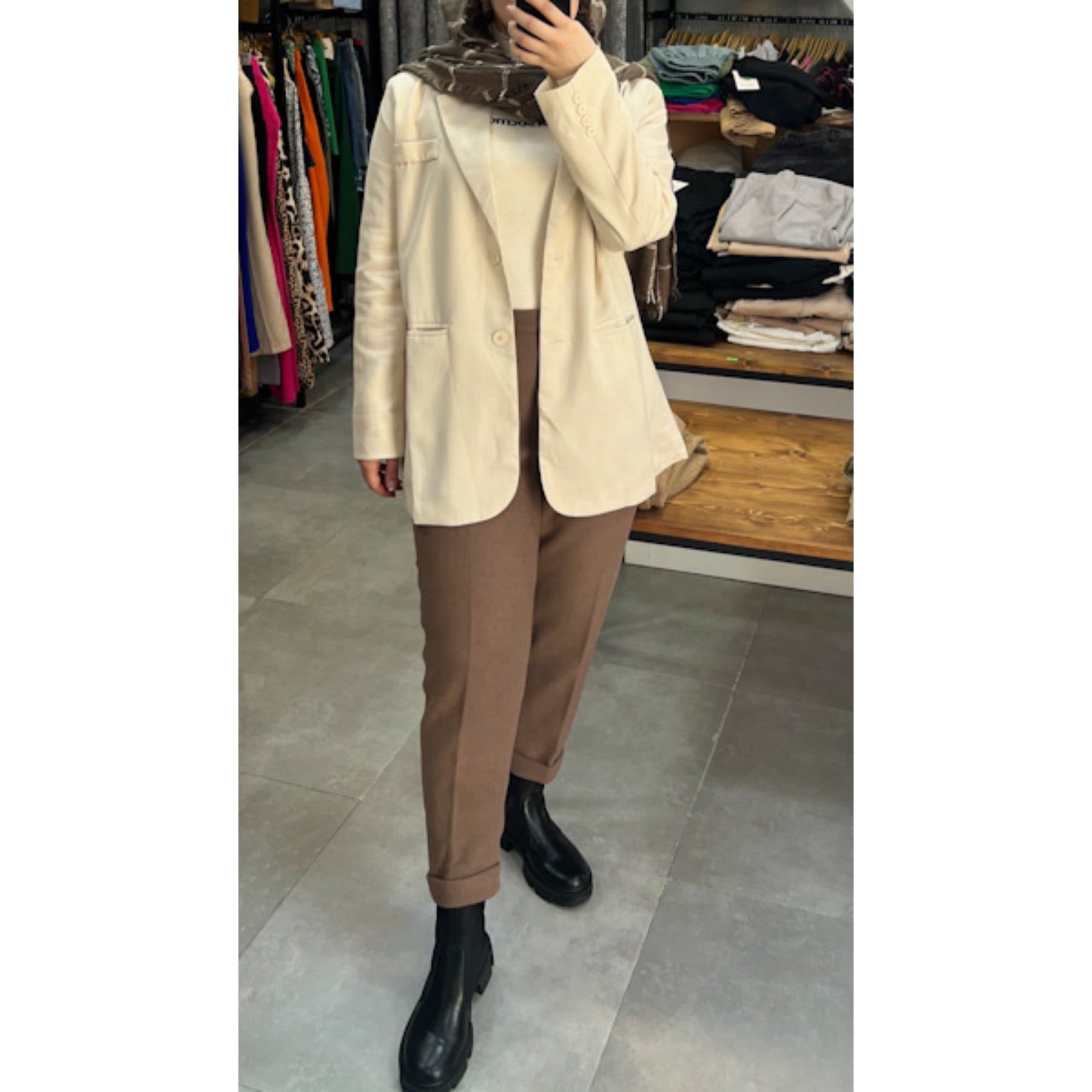 کت آستردار دیوری — تصویر ۲