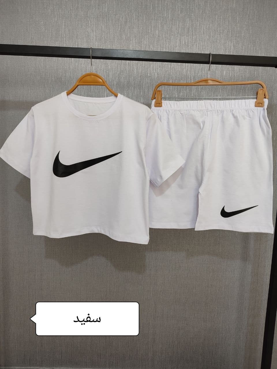 کراپ و شورتک نایک یک — تصویر ۴
