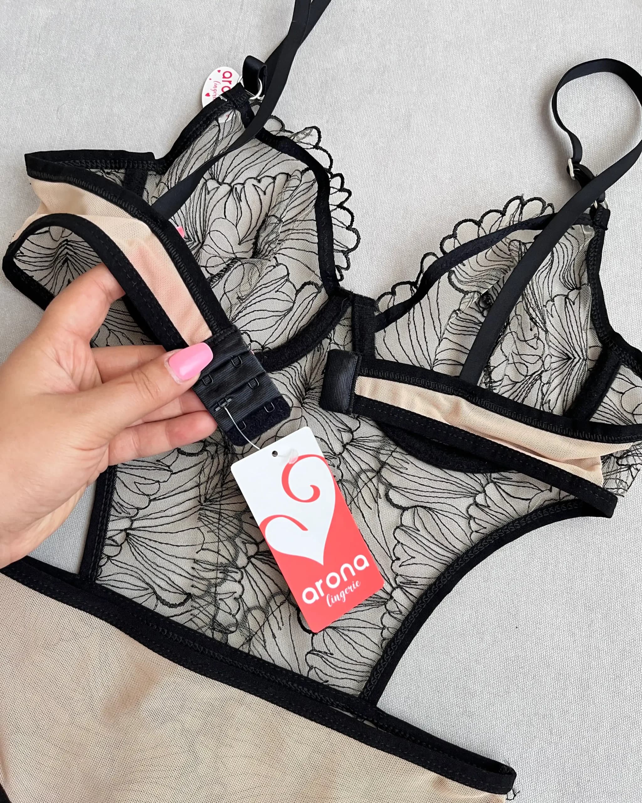 بادی arona طرح مشکی — تصویر ۴