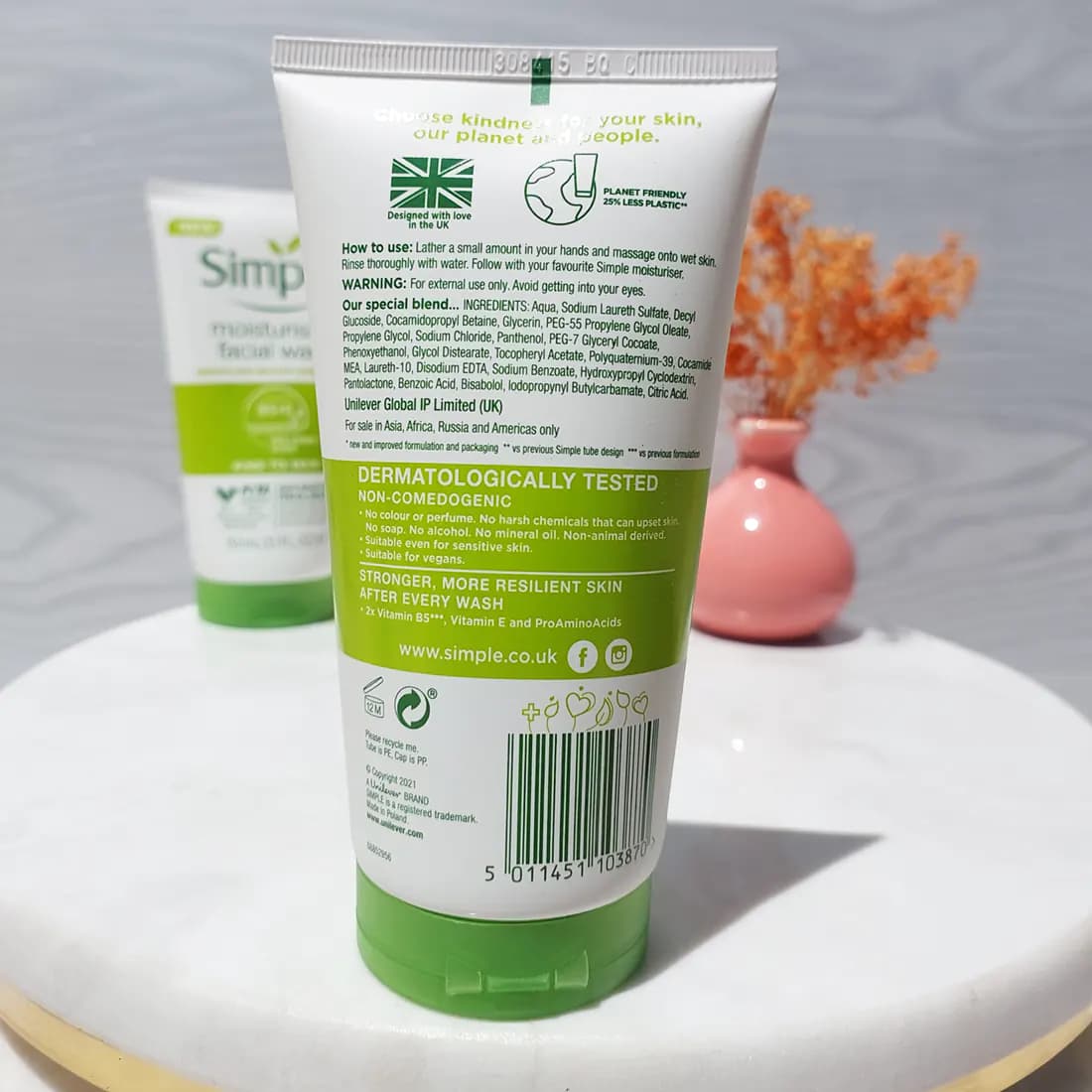 فوم شست و شوی سیمپل مدل moisturising حجم 150 میلی لیتر — تصویر ۴