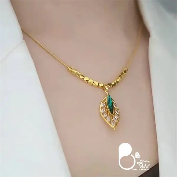 گردنبند برگ مکعبی