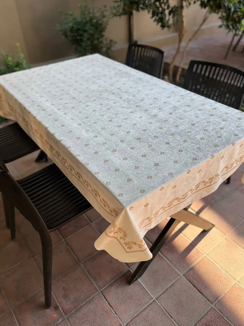 رومیزی مخمل شانل ضد لک طرح مروارید کد 639