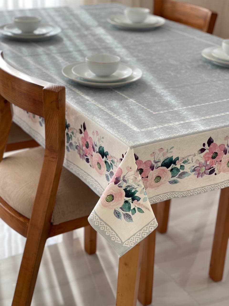 رومیزی و سفره پارچه ای مخمل شانل ضد لک طرح گلبرگ کد 614