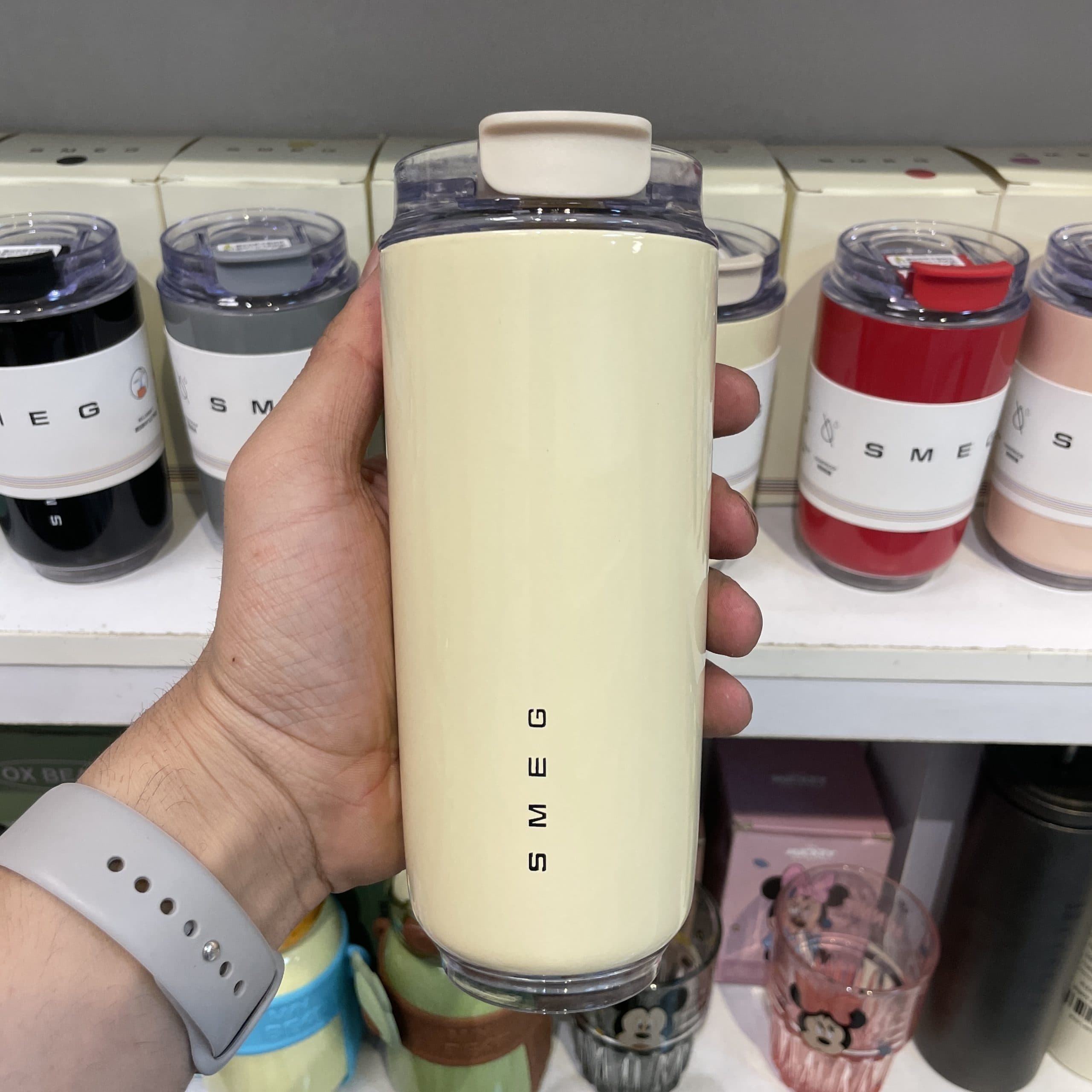 تراول ماگ اسمگ مدل Wall Mug – حجم 480 میلیلیتر کرم (اورجینال) — تصویر ۷