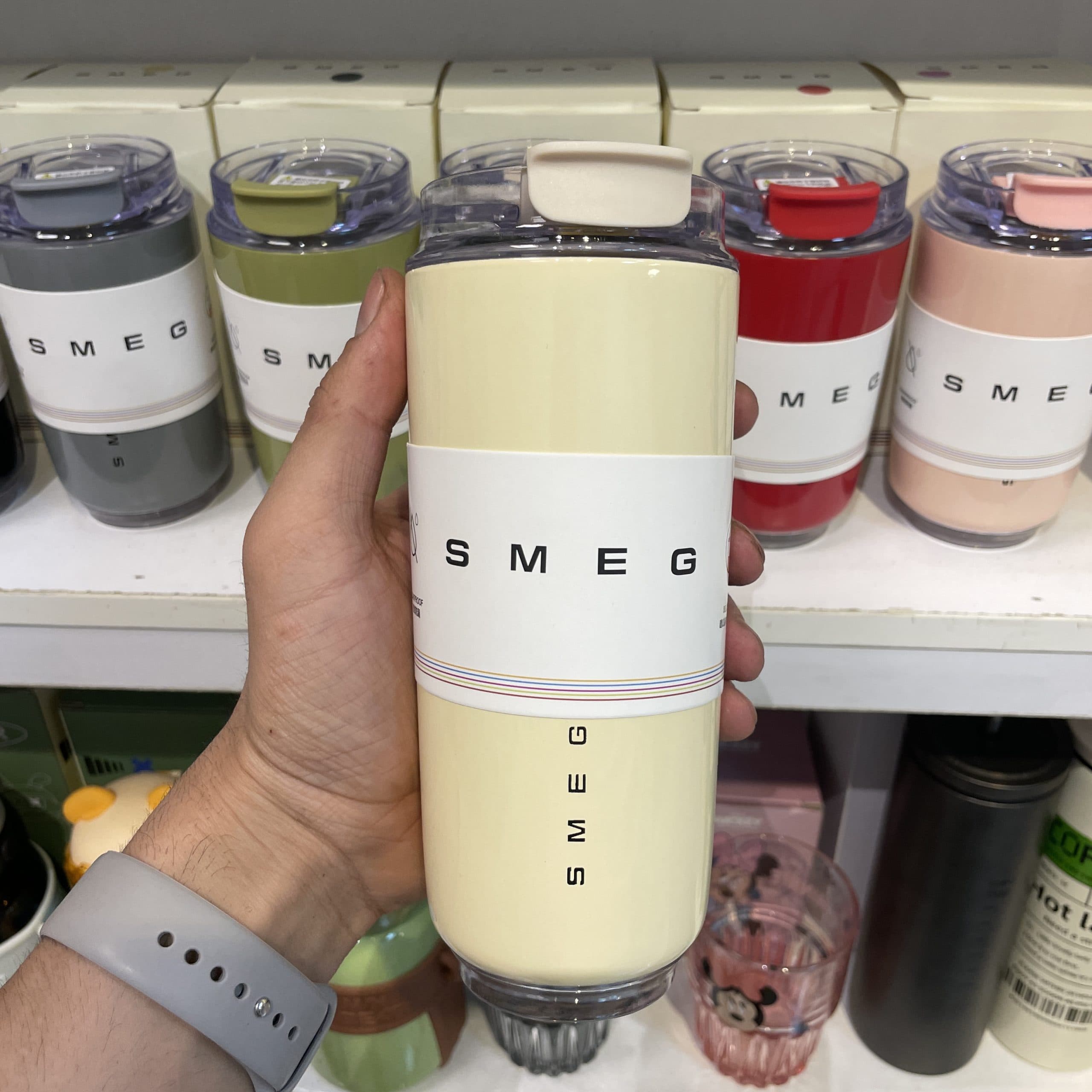 تراول ماگ اسمگ مدل Wall Mug – حجم 480 میلیلیتر کرم (اورجینال) — تصویر ۳