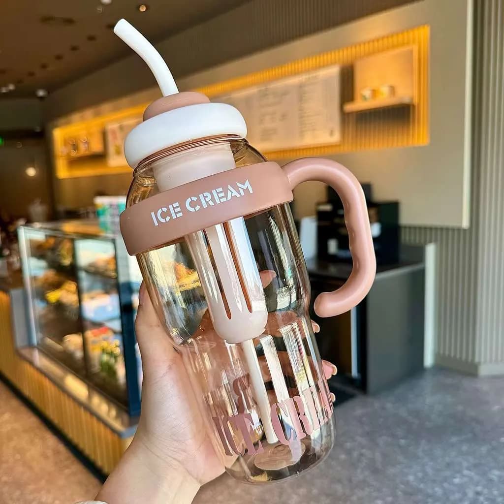 قمقمه فانتزی نیدار طرح بستنی دستهدار حجم 1300ml — تصویر ۴