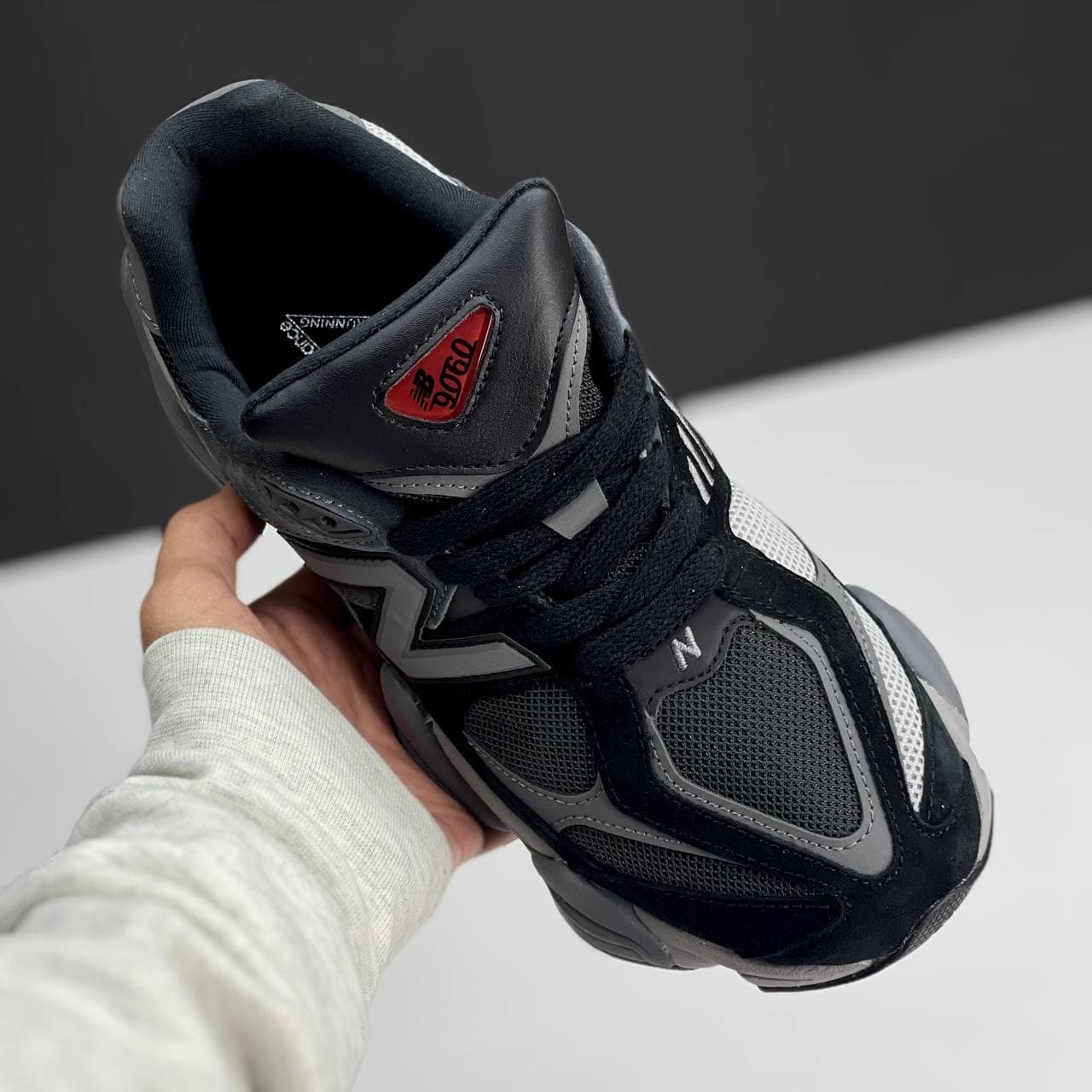 کتونی نیوبالانس ۹۰۶۰ مشکی طوسی New Balance 9060 Black Grey — تصویر ۳