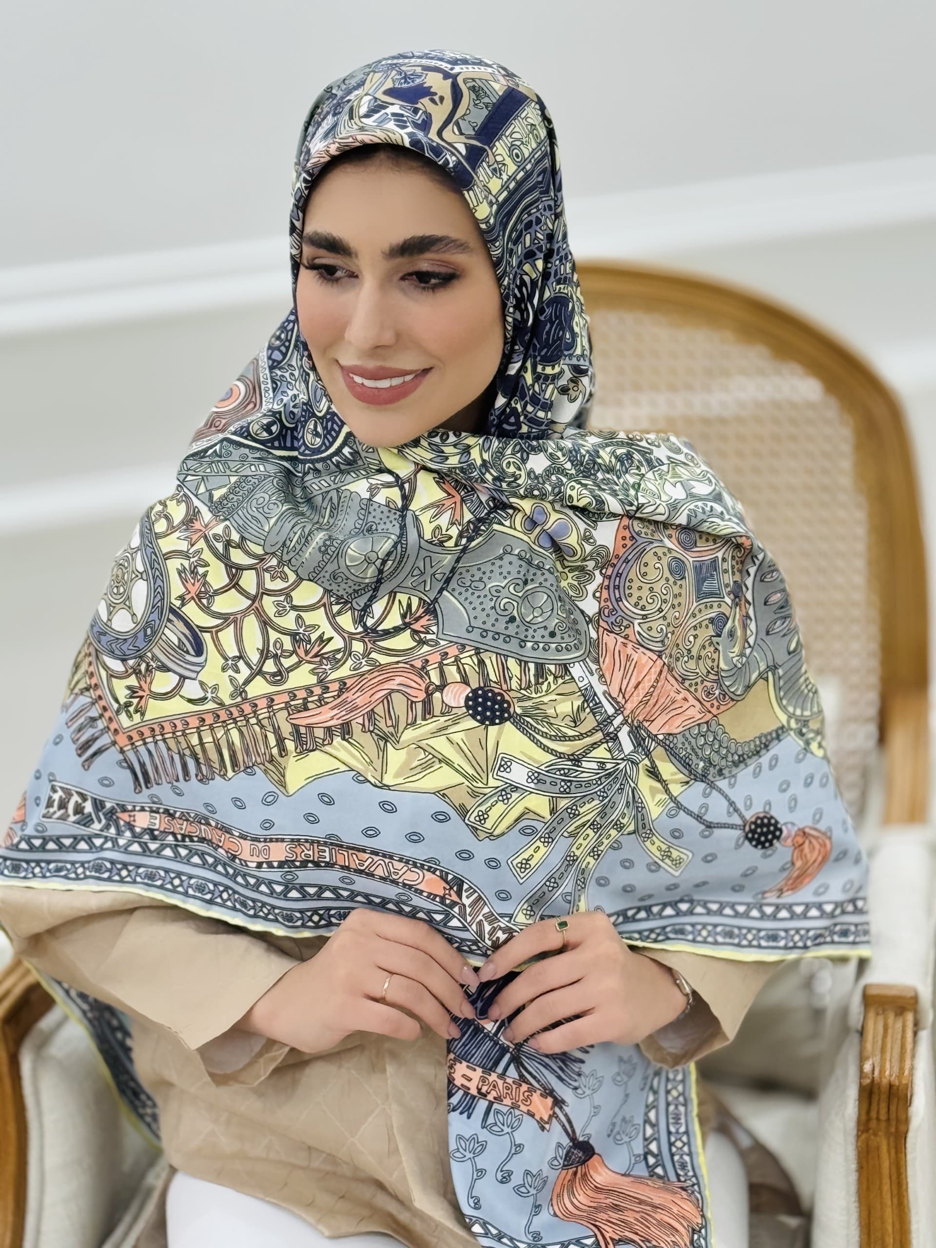 روسری زنانه ساتن ابریشم طرحدار