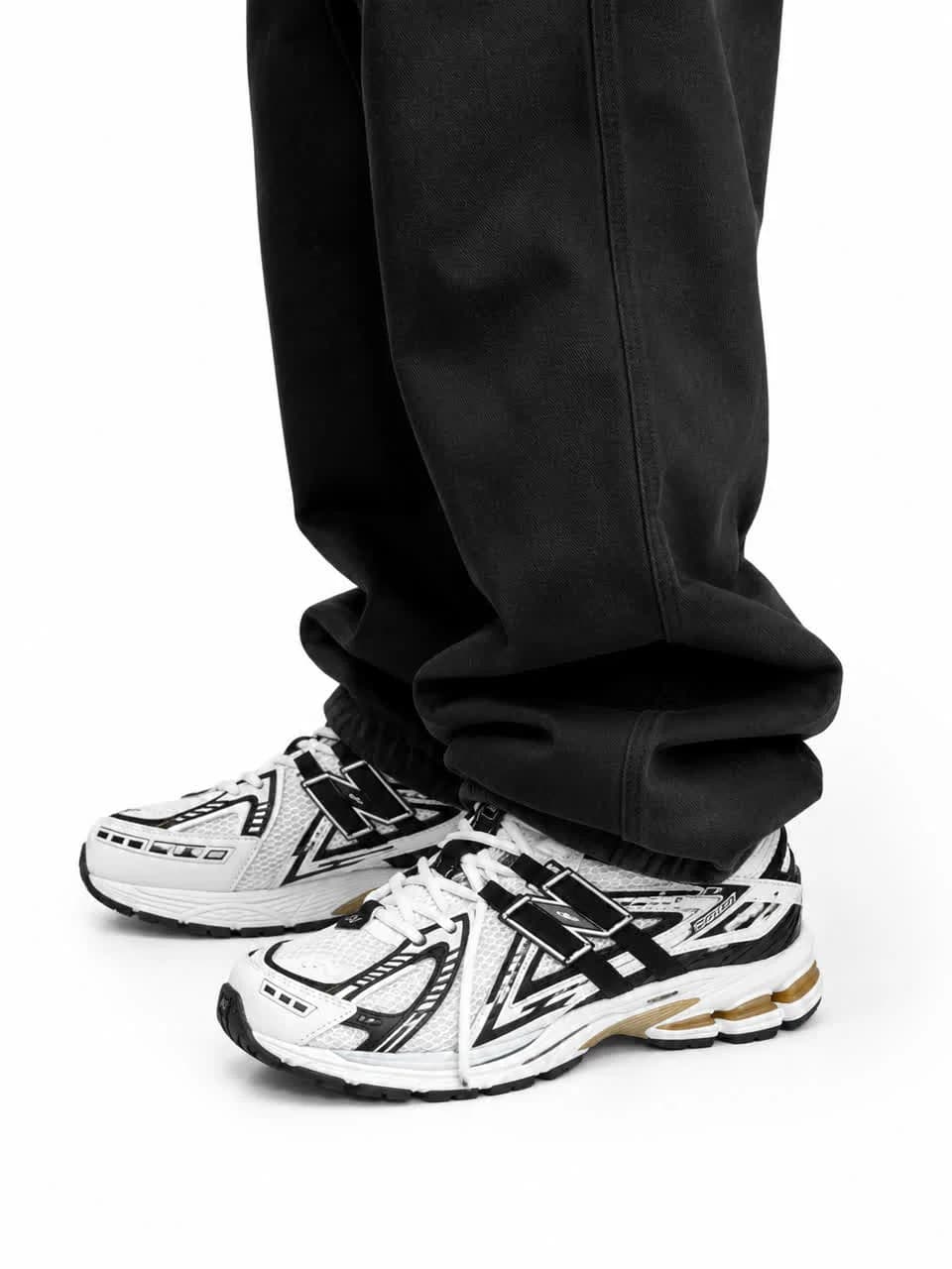 کتونی مردانه نیوبالانس سفید مشکی طلایی New BALANCE 1906 — تصویر ۵