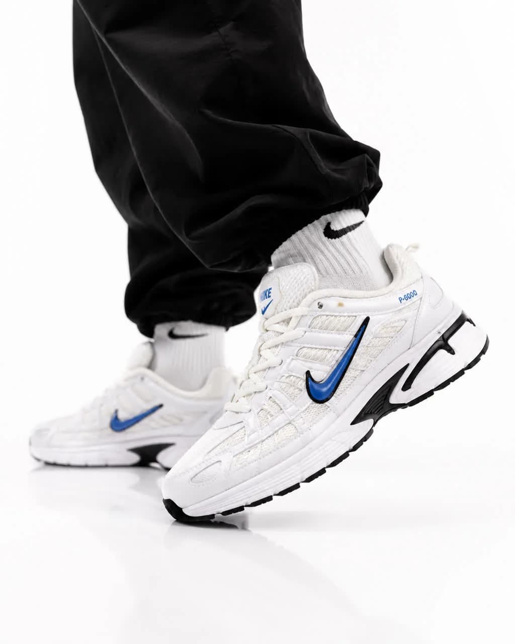 کتونی مردانه مدل رانینگ نایک P6000 سفید آبی NIKE — تصویر ۵