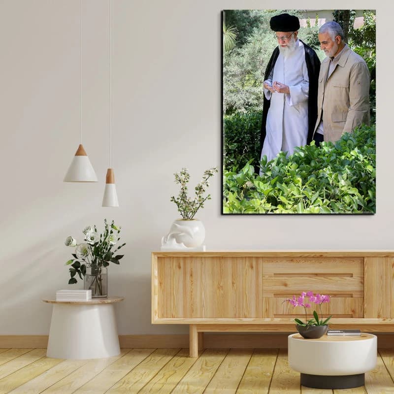 تابلو شاسی مدل مقام معظم رهبری در کنار شهید حاج قاسم سلیمانی کد 04 — تصویر ۲