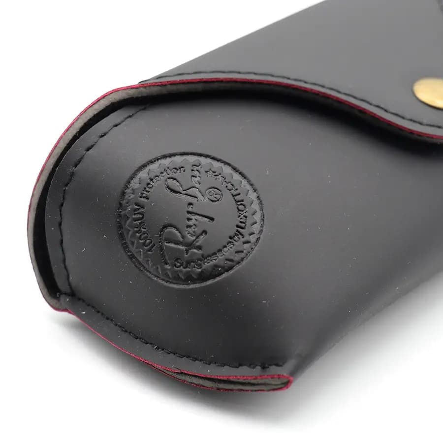 پک عینک برند ریبن (Ray-Ban) با تمام تجهیزات و قاب مشکی رنگ و چرمی مدل 993028 — تصویر ۴