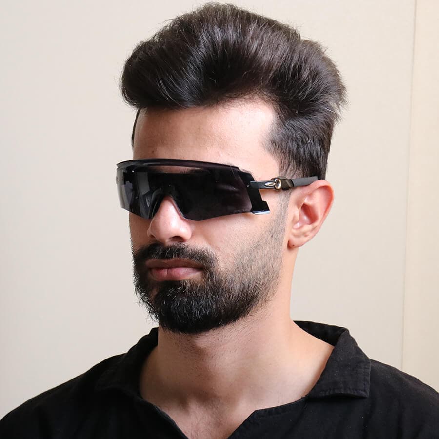 عینک ورزشی اوکلی با فریم و دسته مشکی رنگ و لنز قهوهای تیره و Prizm مدل OA9920 — تصویر ۲