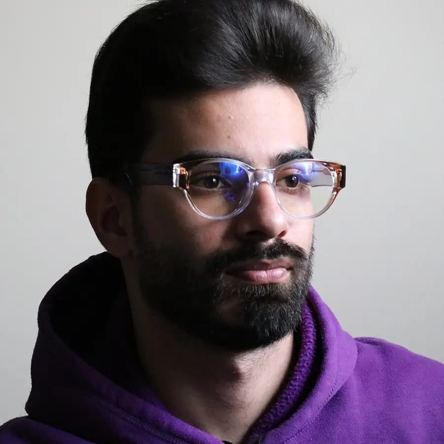 عینک بلوکنترل با فریم شکل بیضی، رنگ آبی و قهوهای، دسته سیمدار، برند گوچی و لنز بلوکنترل کرهای برند SKY مدل 669802 — تصویر ۲