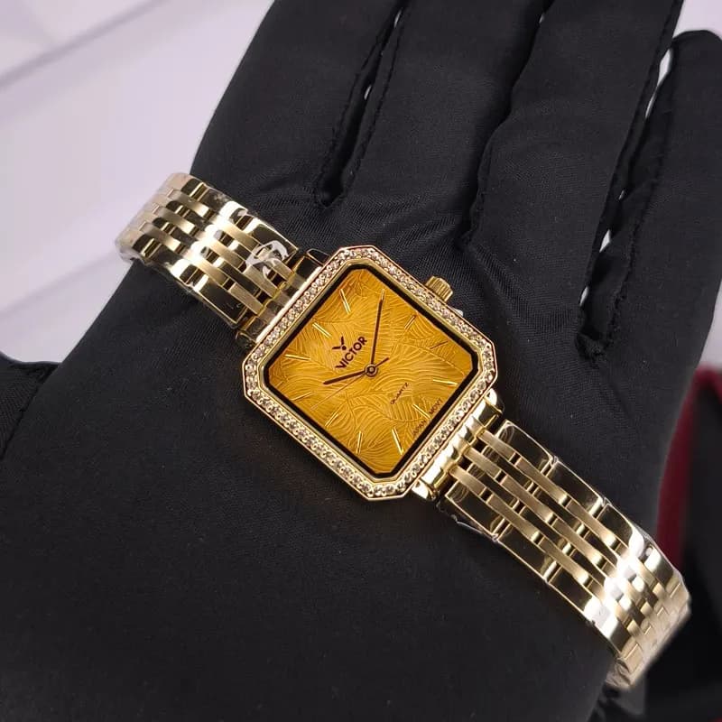 ساعت مچی زنانه ویکتور فرانسه اورجینال طلایی مدل V5723-02 — تصویر ۲