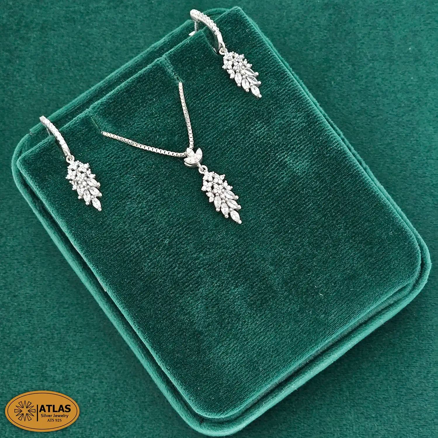نیم ست نقره جواهری زنانه با نگین های برلیان و مارکیز 4.8 گرمی نقره اصل 925