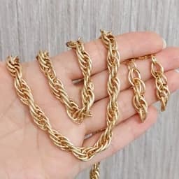 سرویس طرح طلای شانل برنجی با آبکاری طلا و رنگ ثابت — تصویر ۲