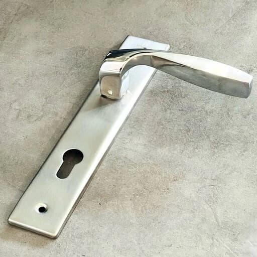 دستگیره درب چوبی ورودی (سویچی) کد k19881