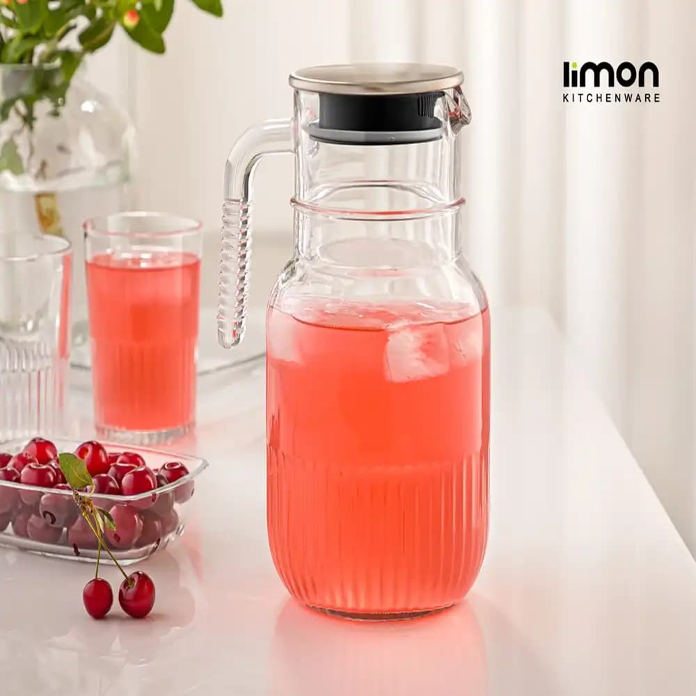 پارچ شیشه ای شیاردار 1/5 لیتر درب استیل لیمون کد 237500 — تصویر ۲