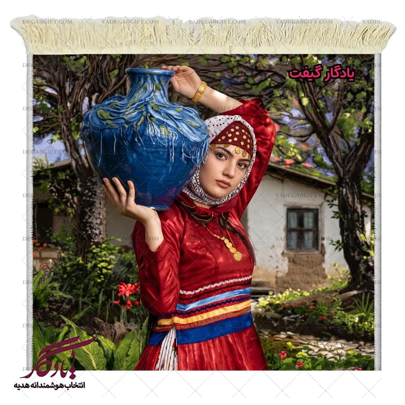 تابلو فرش ماشینی طرح آثار ایرانی کوزه به دوش کد i95 — تصویر ۲