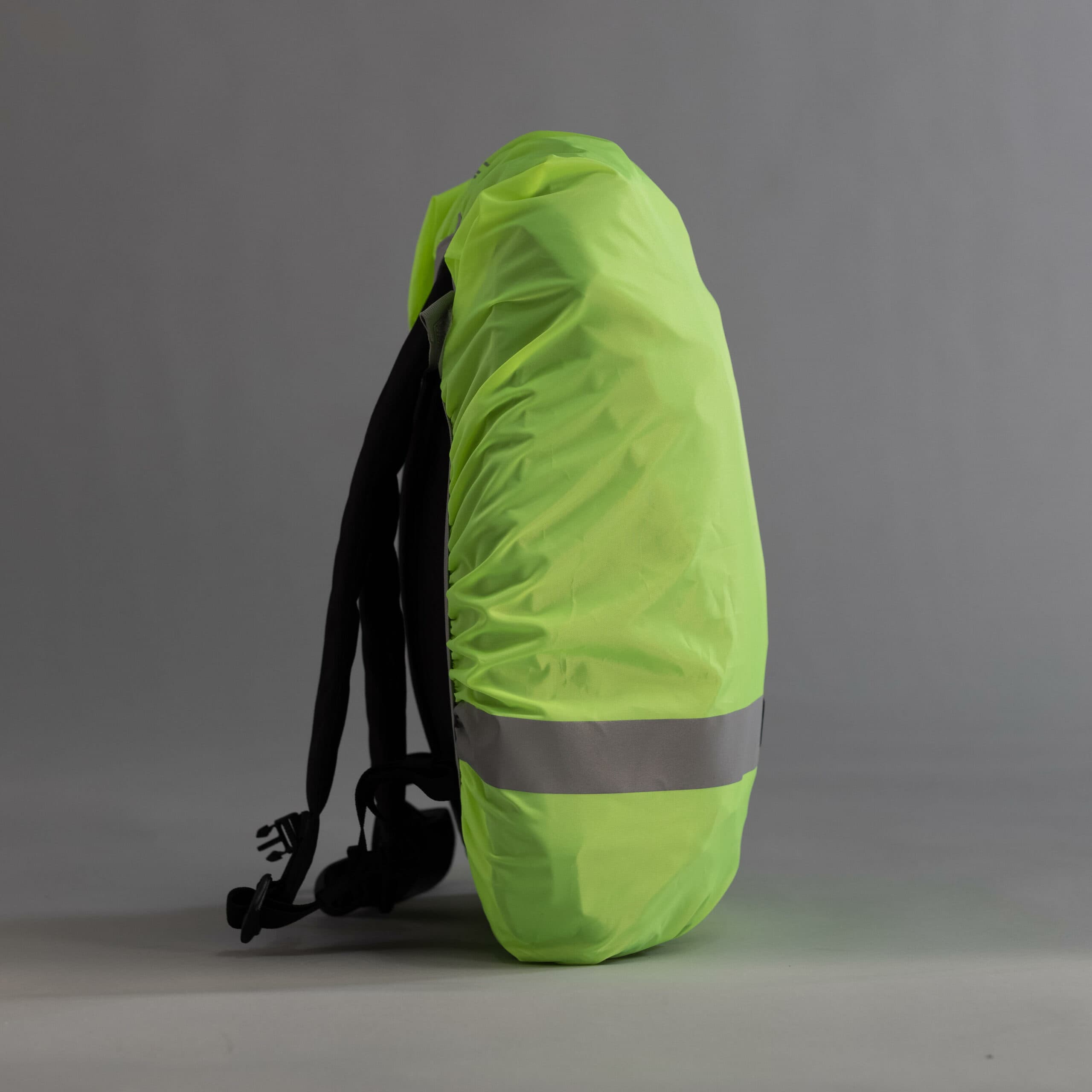 کاور باران کوله پشتی بیت وین – دکتلون Btwin Bag Cover – Waterproof – Neon Yellow – 15/35L — تصویر ۵