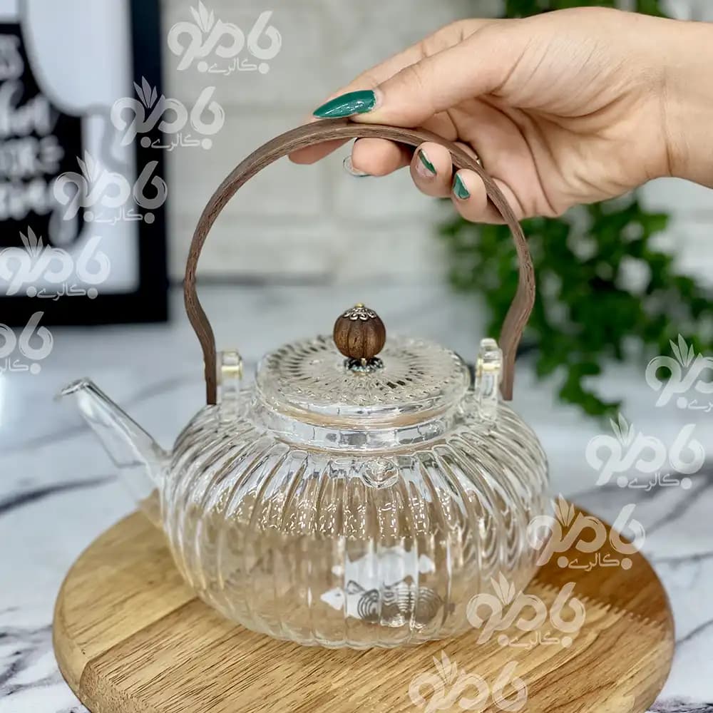 قوری پیرکس شیار دار دسته چوب 800میل 961/1 — تصویر ۲