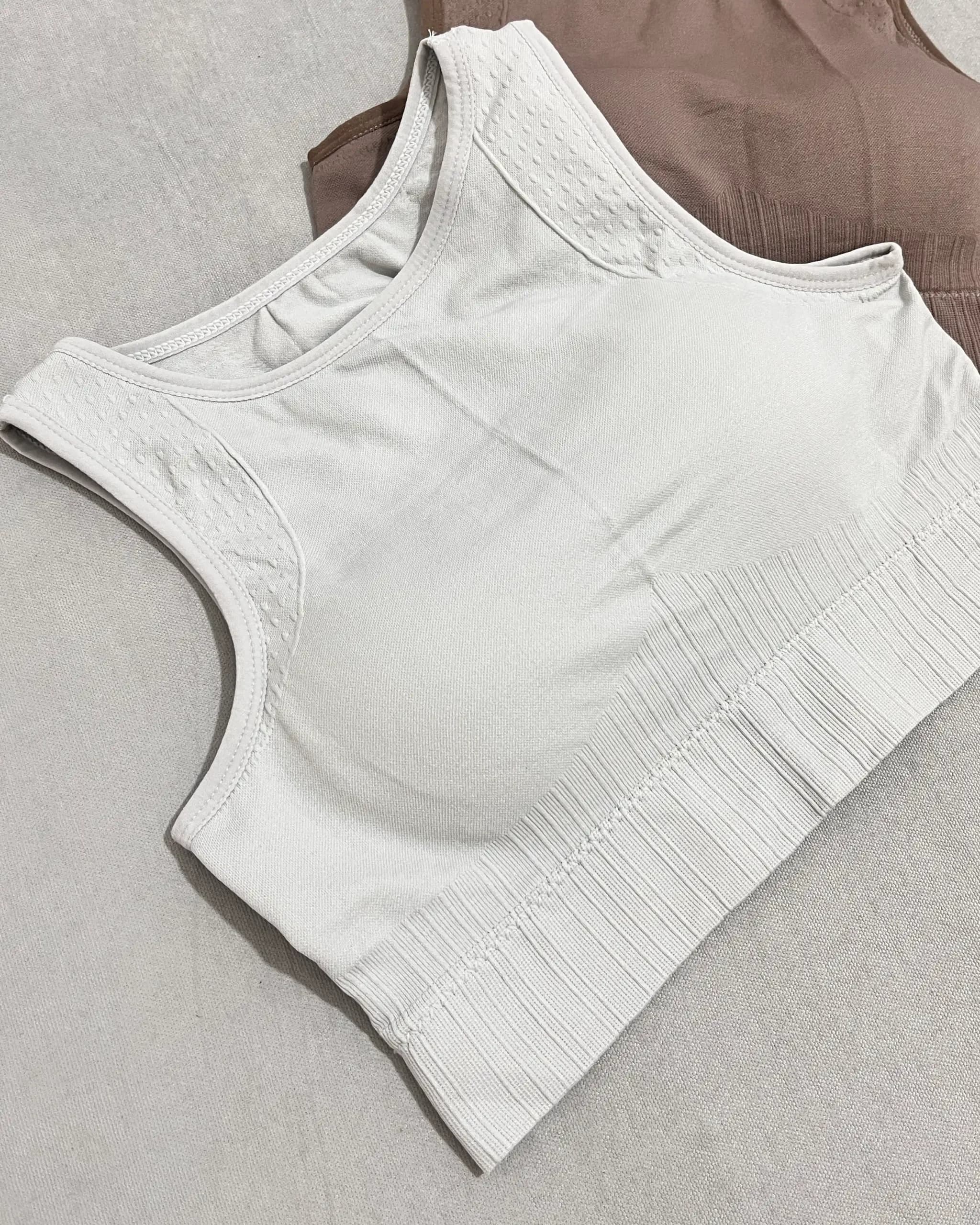 نیمتنه Alo اَثلیژر (Athleisure) — تصویر ۶