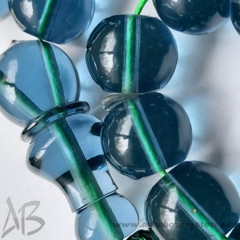 تسبیح سندلوس اصل کلکسیونی معطر 33 دانه تراش گرد شمش کمیاب خوشرنگ کد 781 — تصویر ۳
