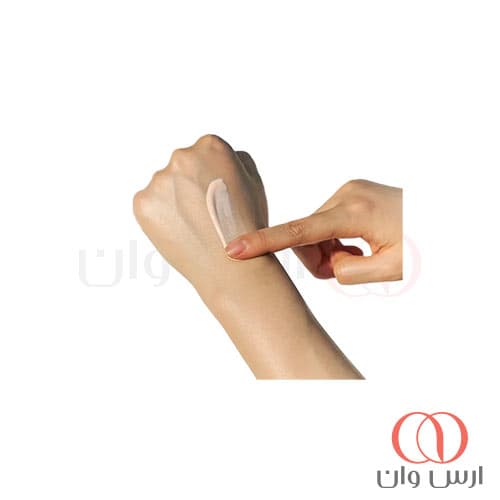 ضد آفتاب ضد لک و روشن کننده سنتلا اسکین 1004 مدل تون آپ TONE-UP حجم 50 میل — تصویر ۳