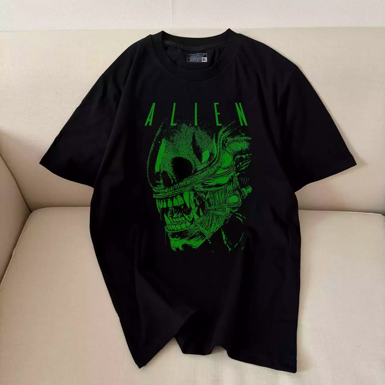 تیشرت نخ پنبه طرح Alien Skate
