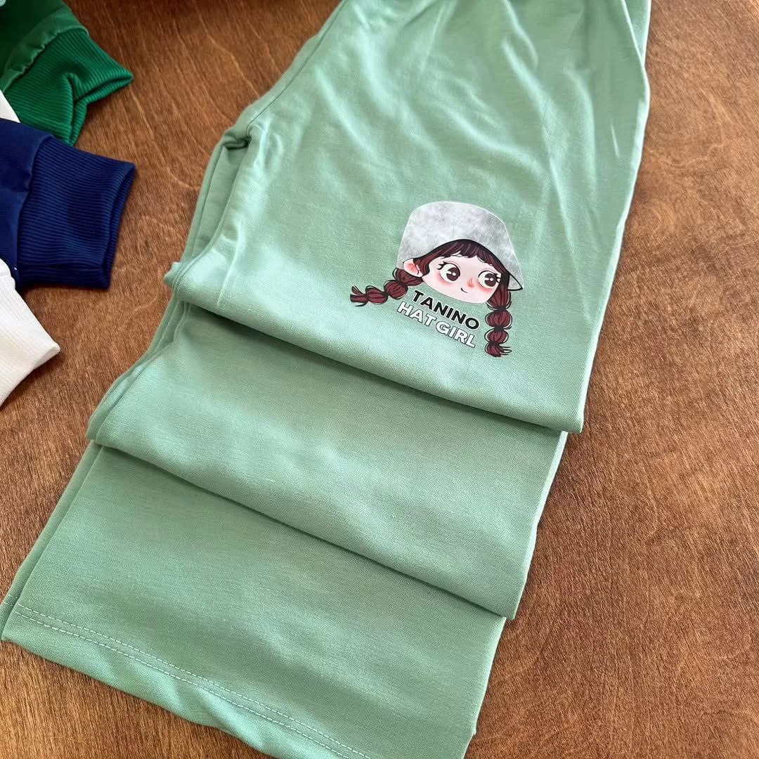 بلوز شلوار دختر کوچولوی کلاهدار hat girl سایز ۴۵ تا ۵۰ کد ۵۴۰۹ — تصویر ۴