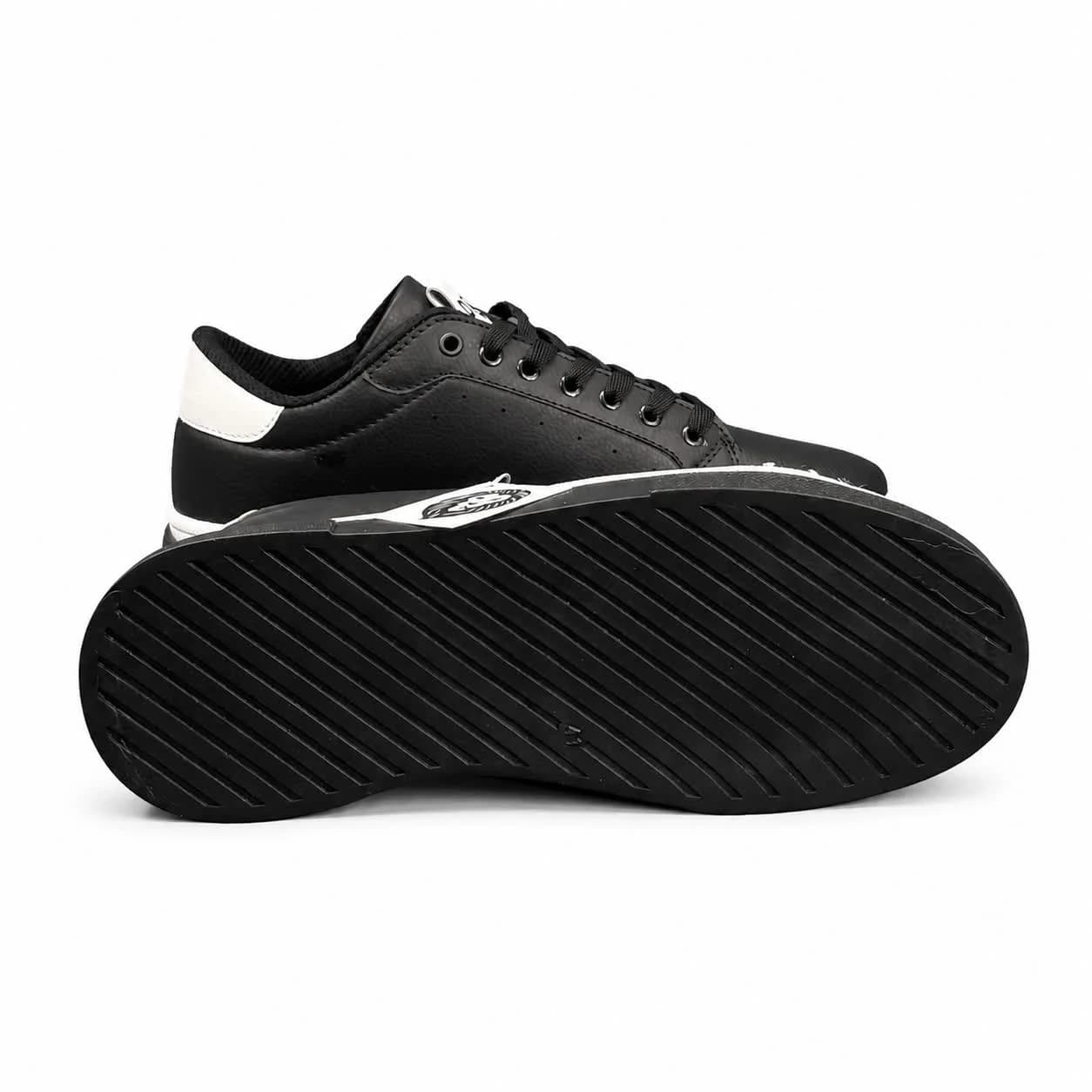 کفش کتانی مردانه مدل ونس پل اندبیر مشکی سفید Vans Pull Bear — تصویر ۴