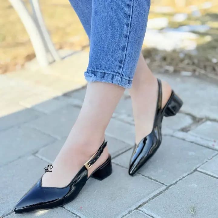 کفش مجلسی زنانه ورنی پاشنه ۴ سانت مدل ۲۲۶۶ | اسلینگبک شیک و راحت — تصویر ۲