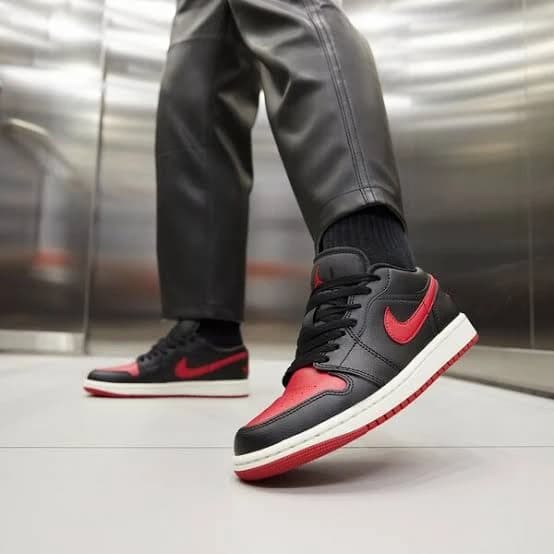 کفش Air Jordan 1 Low Bred مشکی قرمز — تصویر ۶