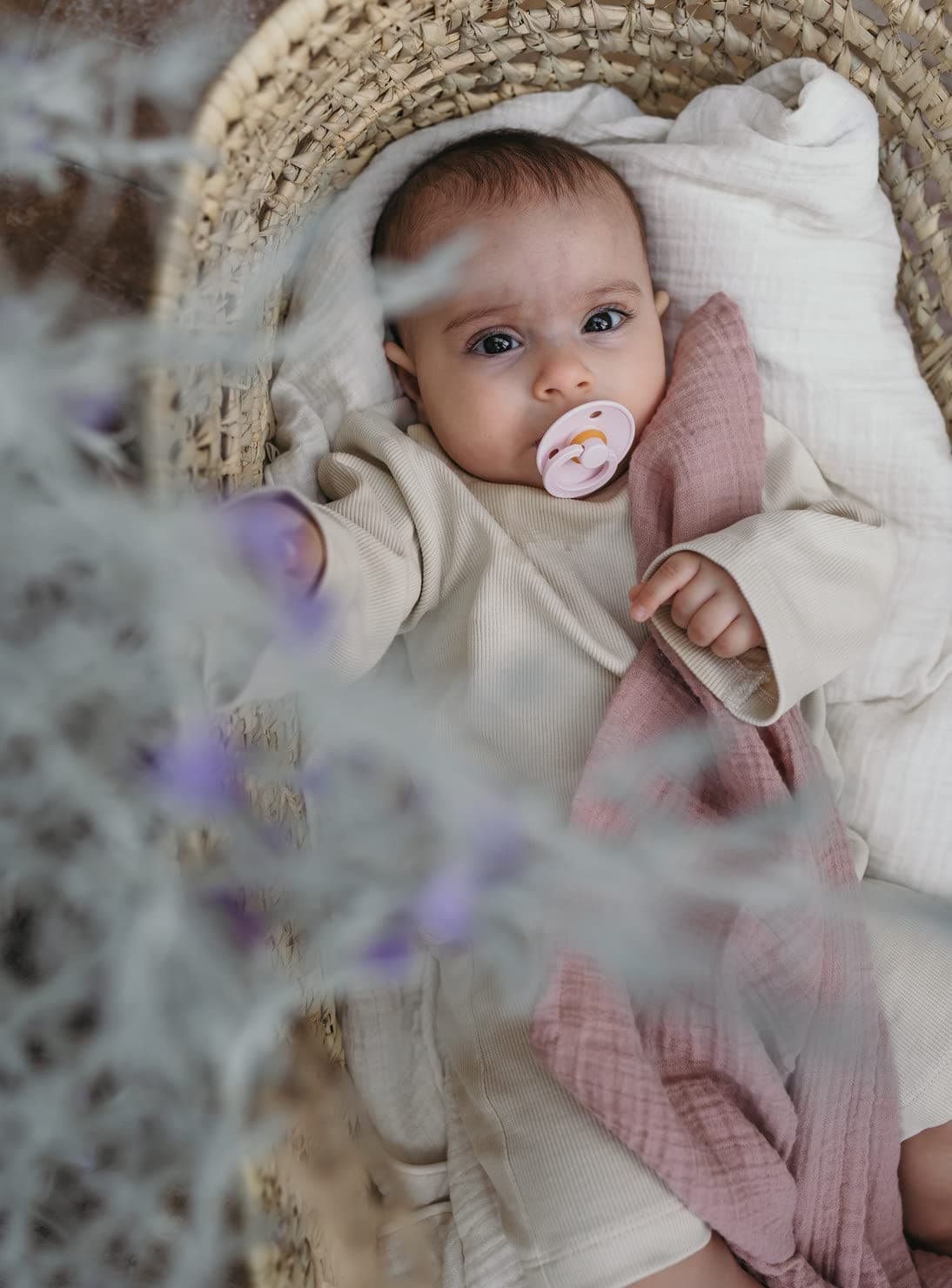 پستانک لاتکس ارتودنسی بیبز صورتی رنگ BIBS سایز 1 — تصویر ۲
