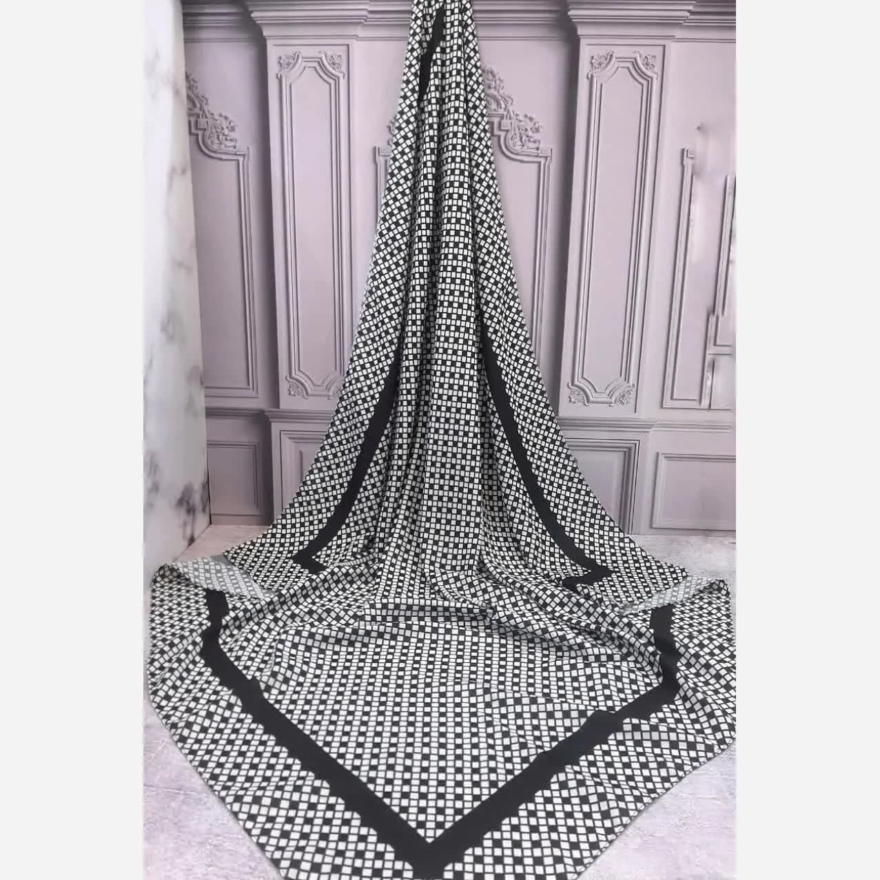 روسری نخ طرح مایایه سفید مشکی دوردوز ابعاد 140 در 140 — تصویر ۶