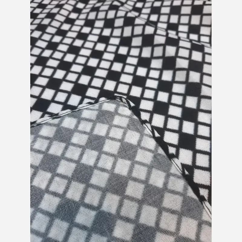 روسری نخ طرح مایایه سفید مشکی دوردوز ابعاد 140 در 140 — تصویر ۸