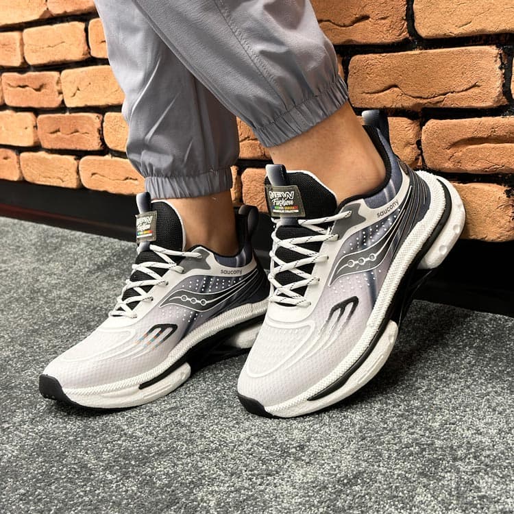 کتونی مردانه اسپرت رانینگ مدل ساکونی Saucony رنگ سفید مشکی کد 14220 — تصویر ۳